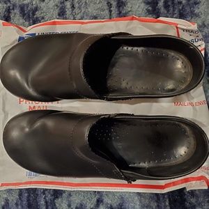 Dansko Men's Work Clogs size 44 or US 10.5